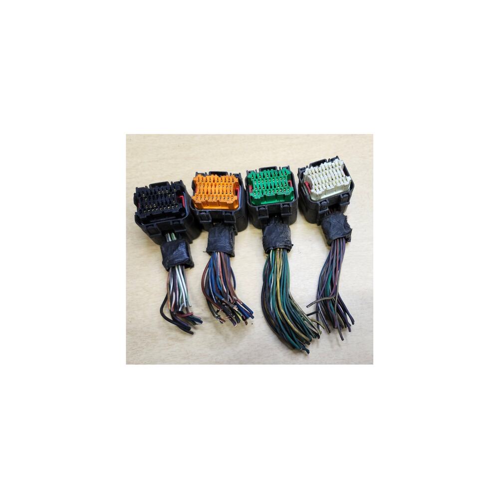 2005 Jeep Grand Cherokee V8 4.7 ECM Engine Computer 56044551AJ Wiring & Plugs